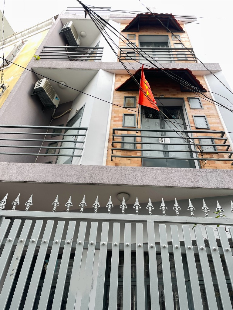 Bán nhà trung tâm Q Phú Nhuận, 43m2 ngang 4,6m, 4 Tầng BTCT giá còn bớt