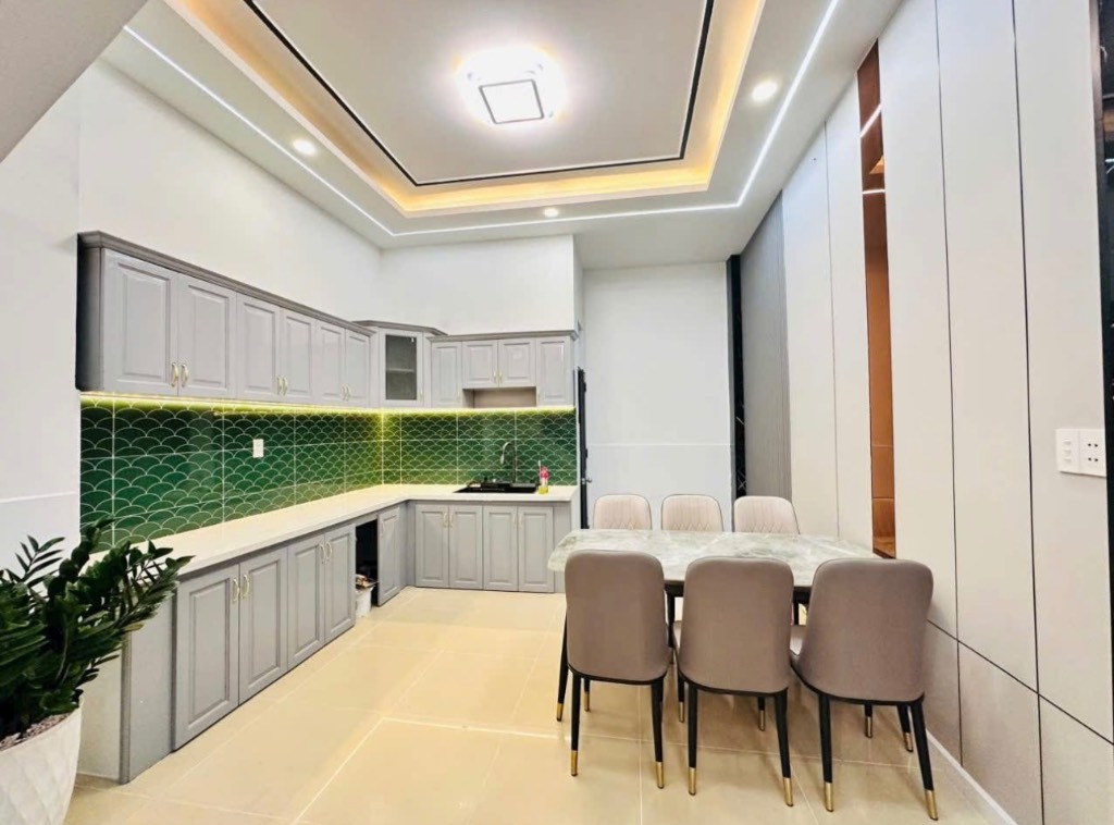 Bán nhà 3 tầng hẻm xe hơi Bùi Quang Là, Gò Vấp, 72m², 5 phòng, giá 7,43 tỷ