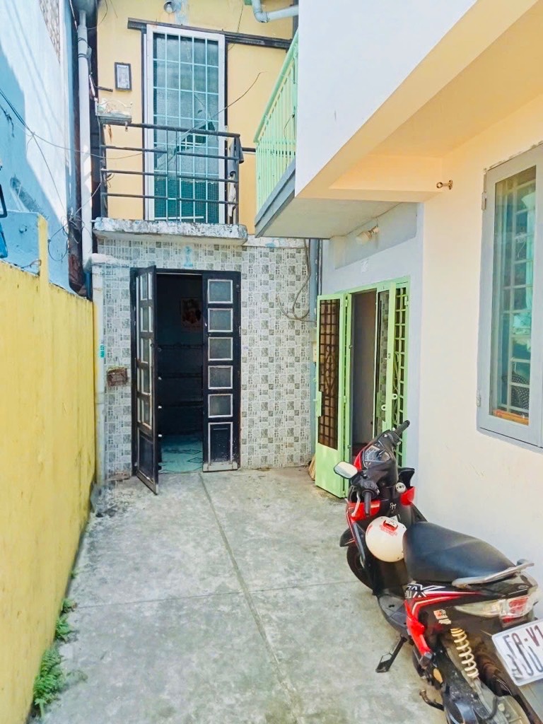 Bán nhanh nhà 2 tầng  Phường 4, Quận Gò Vấp, ngay bệnh viện 175, sân bay Tân Sơn Nhất, giá  2.25 tỷ