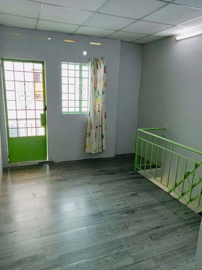 Bán nhanh nhà 2 tầng Nguyễn Thái Sơn, Phường 4, Quận Gò Vấp, gần đại học công nghiệp
