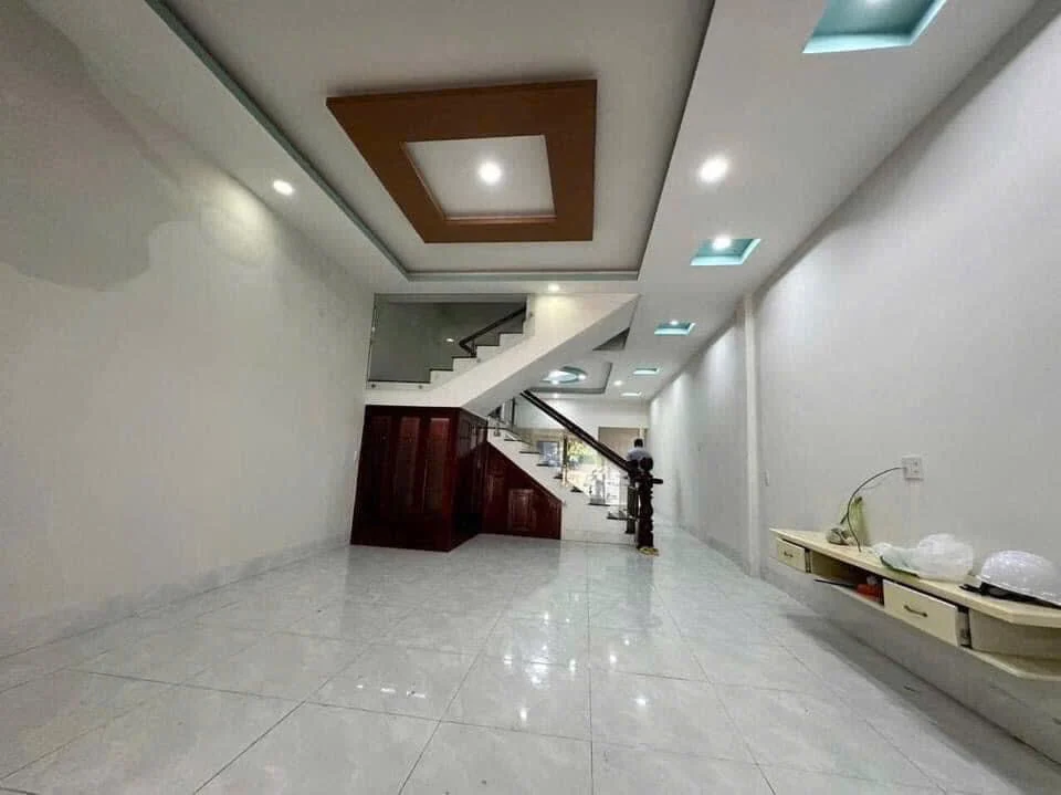Bán nhà mt Nguyễn Phúc Nguyên, Phan Thiết, 1 trệt 2 lầu