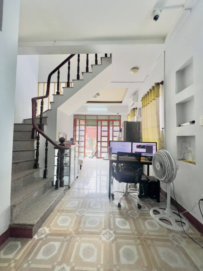 Bán nhà Tân Kỳ Tân Quý, hẻm xe tải thông, 2 lầu, 32m², đang Tối thời điểm hiện tại trang chủ okvip có bao nhiều trang thành viên được hiện thị trên trang chủ 8.5 triệu