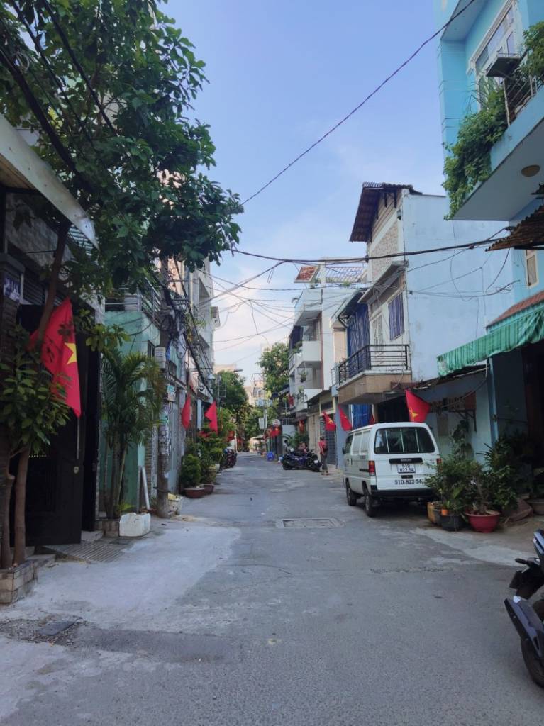 Bán nhà hẻm 8m Huỳnh Thiện Lộc, Tân Phú gồm 4 lầu, 64m2, giá chỉ 8 tỷ