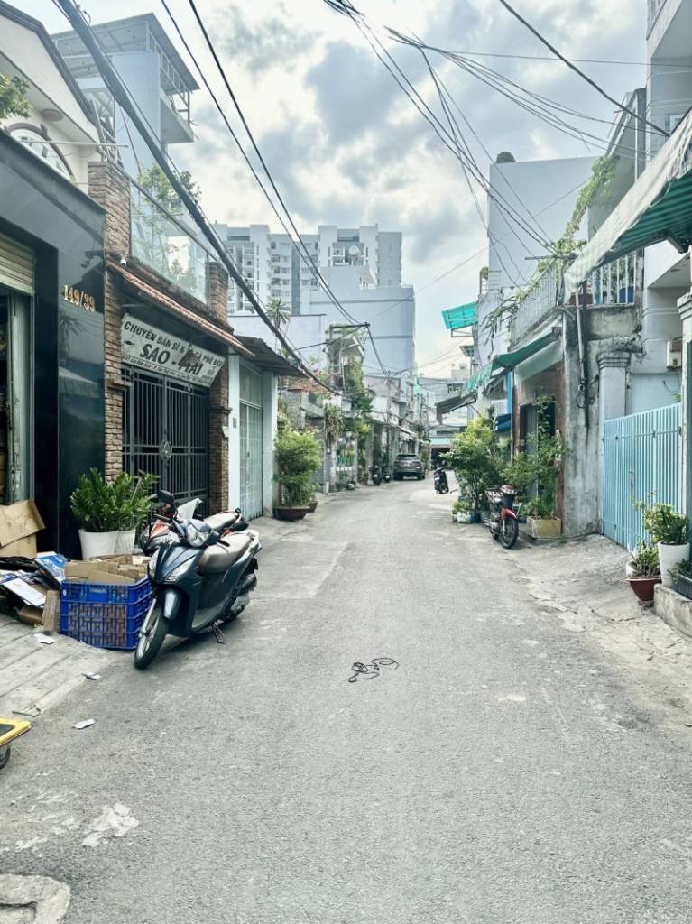 Bán nhà Luỹ Bán Bích, 68m2, 4 lầu, chỉ 7.8 tỷ, khu tiện ích đầy đủ