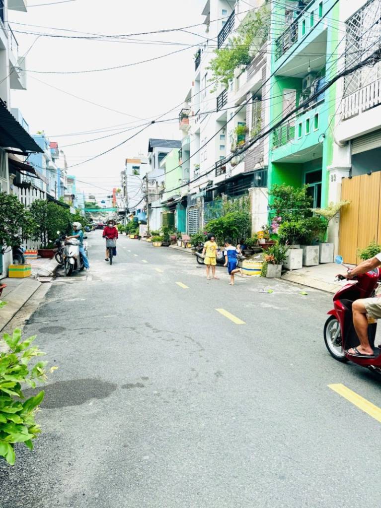 Bán nhà mặt tiền Đỗ Thị Tâm, 3 tầng, 63m², giá 8 tỷ 700 triệu