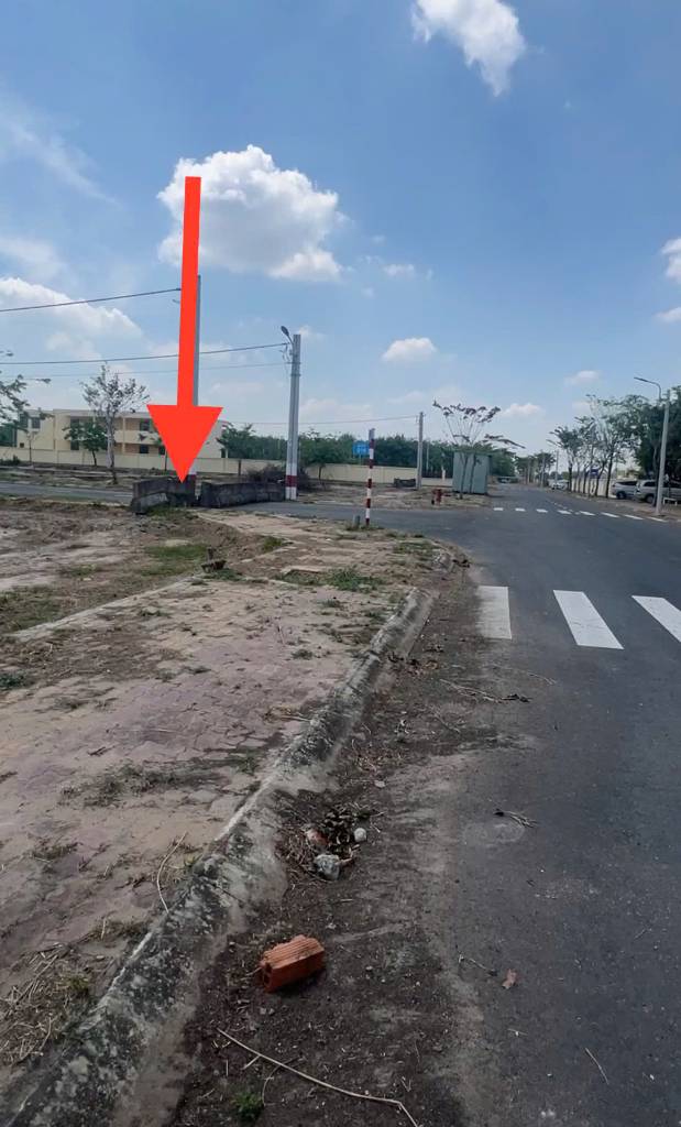 Bán đất Hoatdongokvip ưu đãi hấp dẫn Bình Dương, lô đất góc 2 mặt tiền D11 giao D6, 176m², giá chỉ 9,8 triệu/m²