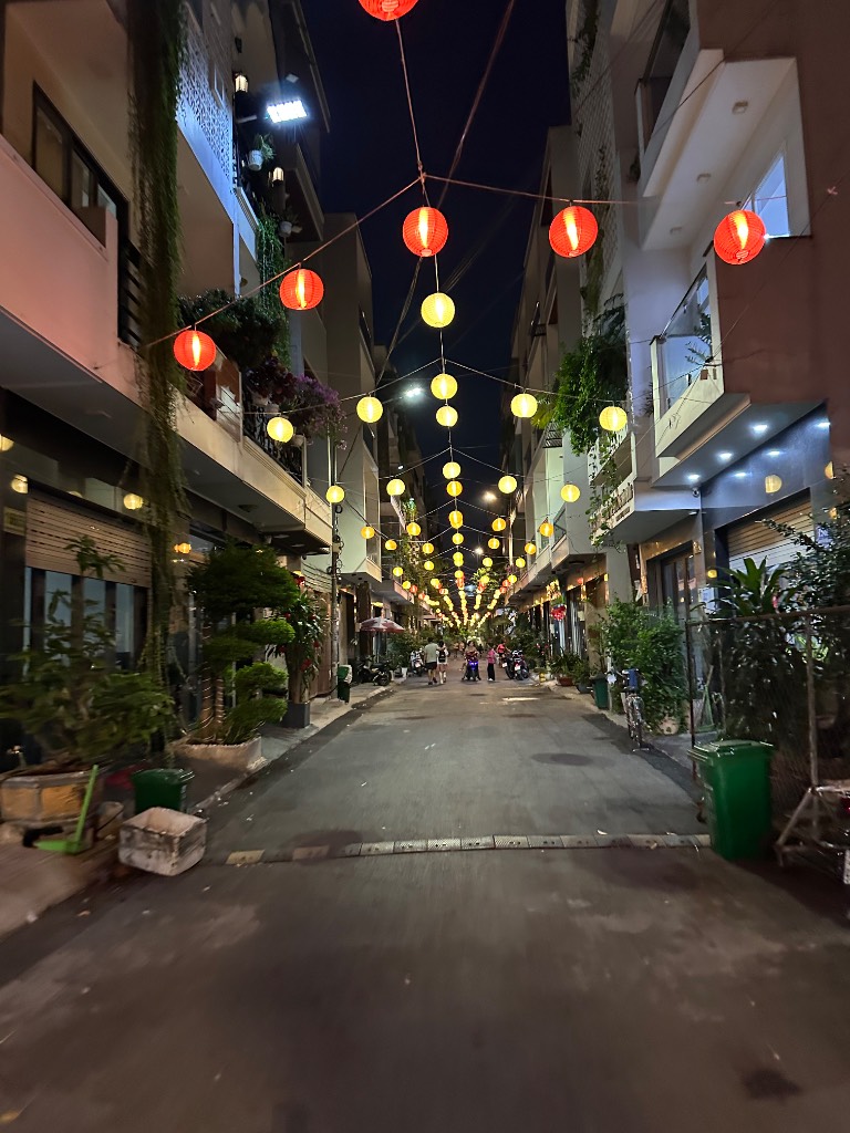 Bán biệt thự khu phân lô, Tây Thạnh, đường nhựa dân giàu, 5 tầng, giá 9.5 tỷ