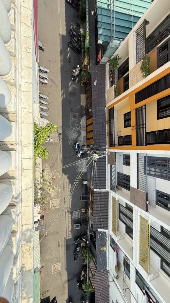 VIP GÒ DẦU - 1 CĂN RA MẶT TIỀN - XE HƠI ĐẬU CỬA - ĐANG LÀM CTY VÀ Ở - 70M2 - 5 LẦU