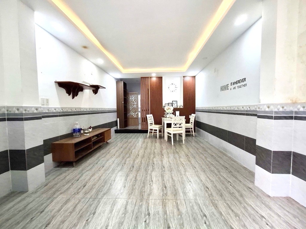 Bán nhà hẻm xe hơi, 2 tầng, khu Phạm Văn Chiêu, ngang 4m chuẩn, nhỉnh 4 tỷ