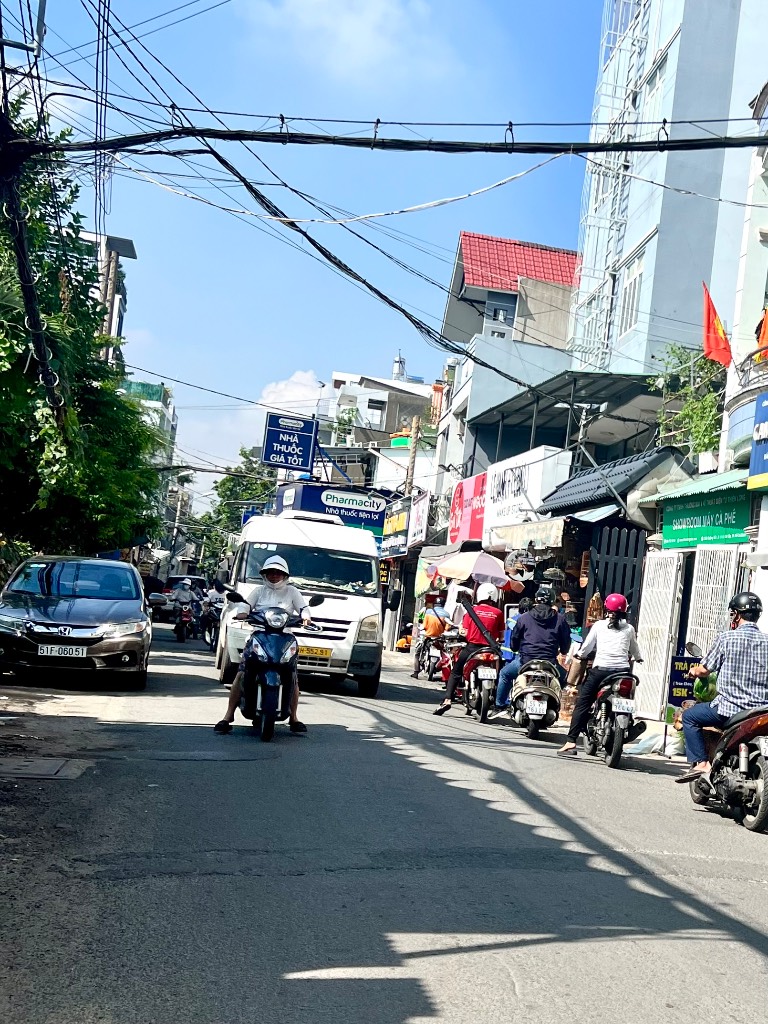 Bán nhà mặt tiền Phường 8 Gò Vấp gần Quang Trung, khu kinh doanh sầm uất, chỉ 5.99 tỷ