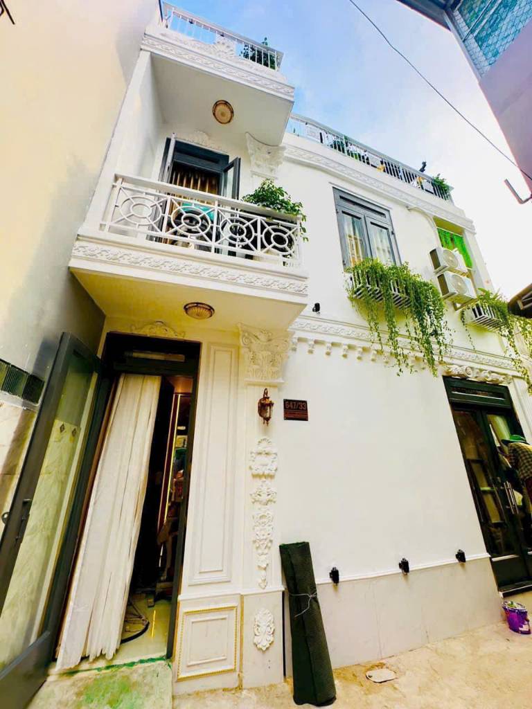 NHÀ MỚI TUYỆT ĐẸP TẠI ĐƯỜNG LẠC LONG QUÂN
