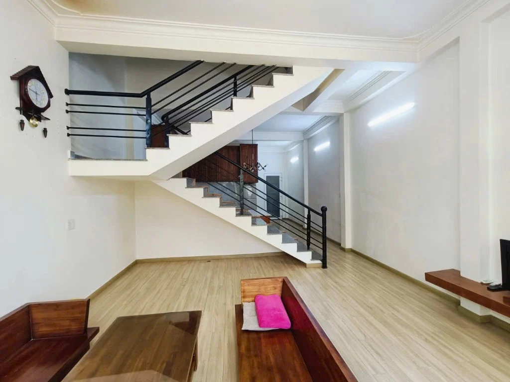Bán nhanh nhà  Phường 8, Thành phố Đà Lạt,, diện  tích 80m2, 2 ô tô né nhau, giá 7.5 tỷ