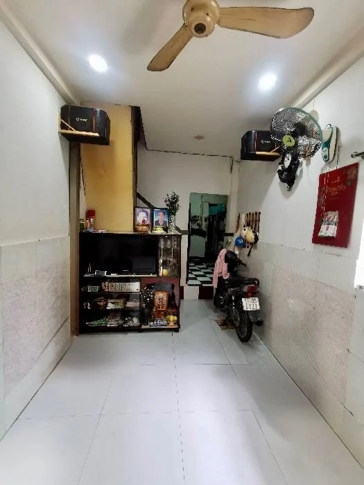 Bán nhanh nhà 2 tầng, 23m² phường 4 , ngay ĐH Công Nghiệp, chợ Gò Vấp, nhỉnh 2 tỷ