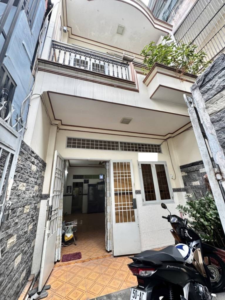 Bán nhà Quang Trung, Gò Vấp,130m2, xe hơi chịu, nở hậu 8m, dọn vào ở ngay, chỉ 53tr/m2