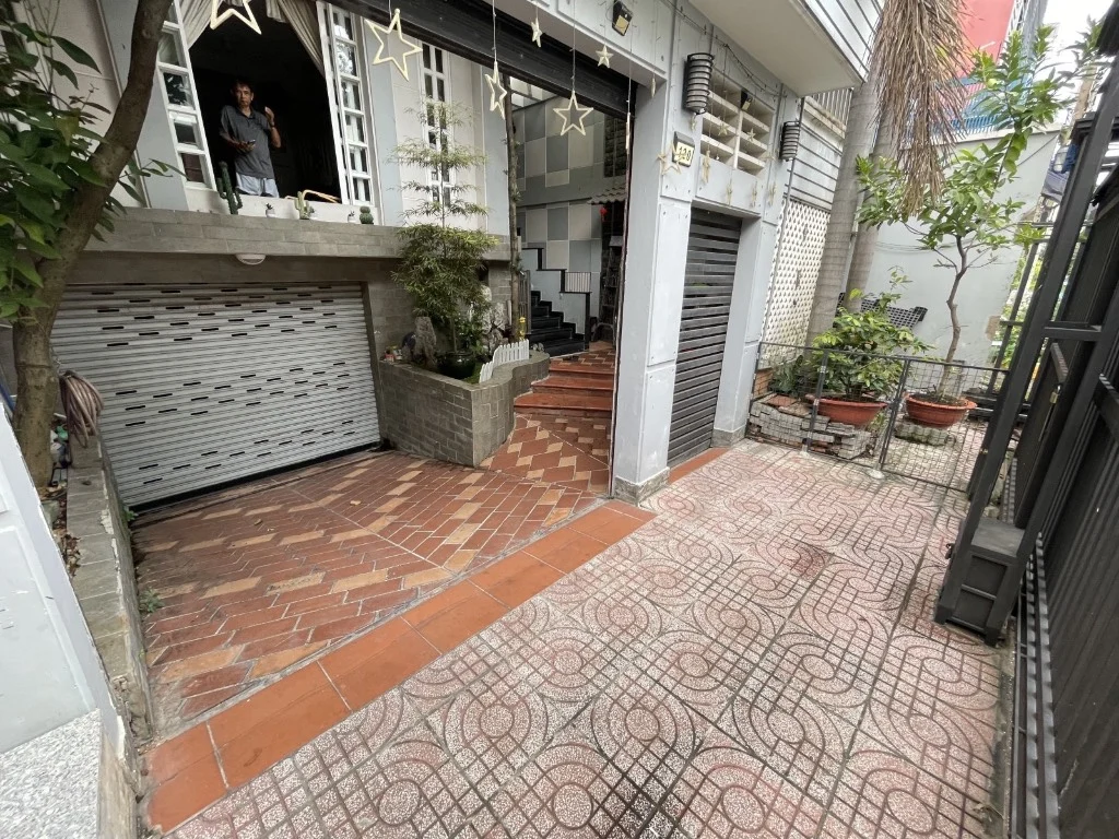 Bán biệt thự đường số 47, quận 7, 145m², giá 28 tỷ, nội thất sang trọng, sổ hồng riêng
