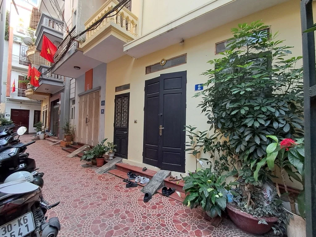 Bán nhà ngõ 79 Trần Cung, ba mặt thoáng, nở hậu, gần phố