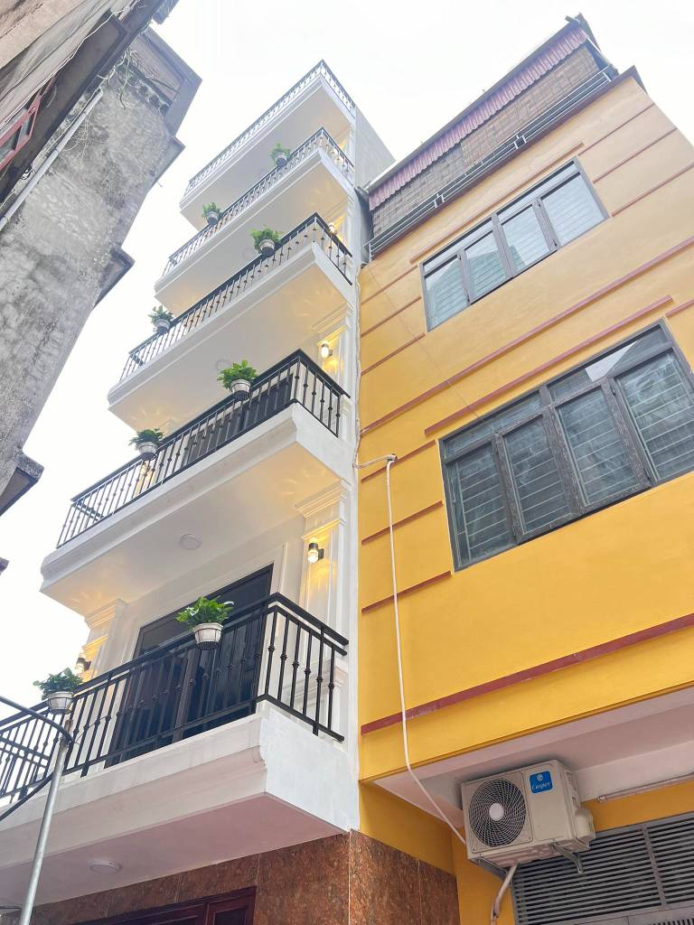 Bán nhà Trạm Trôi, gần Lai Xá, 32m² x 5 tầng, 3PN, ô tô đỗ cửa, giá chỉ 4,2 tỷ