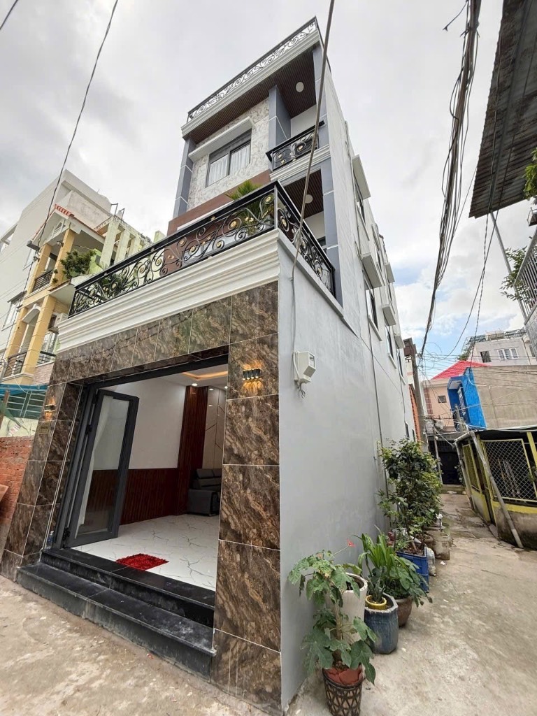 Bán nhà Huỳnh Tấn Phát, 3 tầng, 70m², 4pn, full nội thất, hẻm góc thoáng, giá 7.95 tỷ