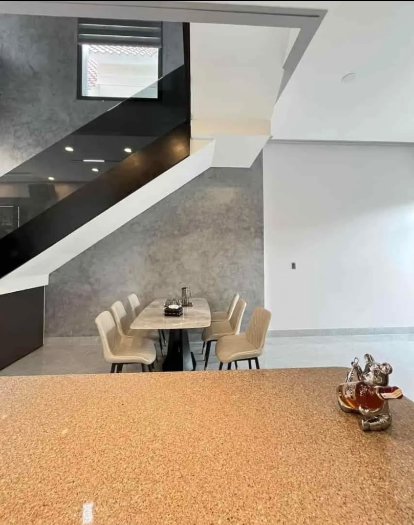 Chính chủ cần bán nhà phố 1 trệt 1 lầu, mặt tiền Ngô Văn Lớn, trung tâm Tp. Tân An giá 2 tỷ 68m²