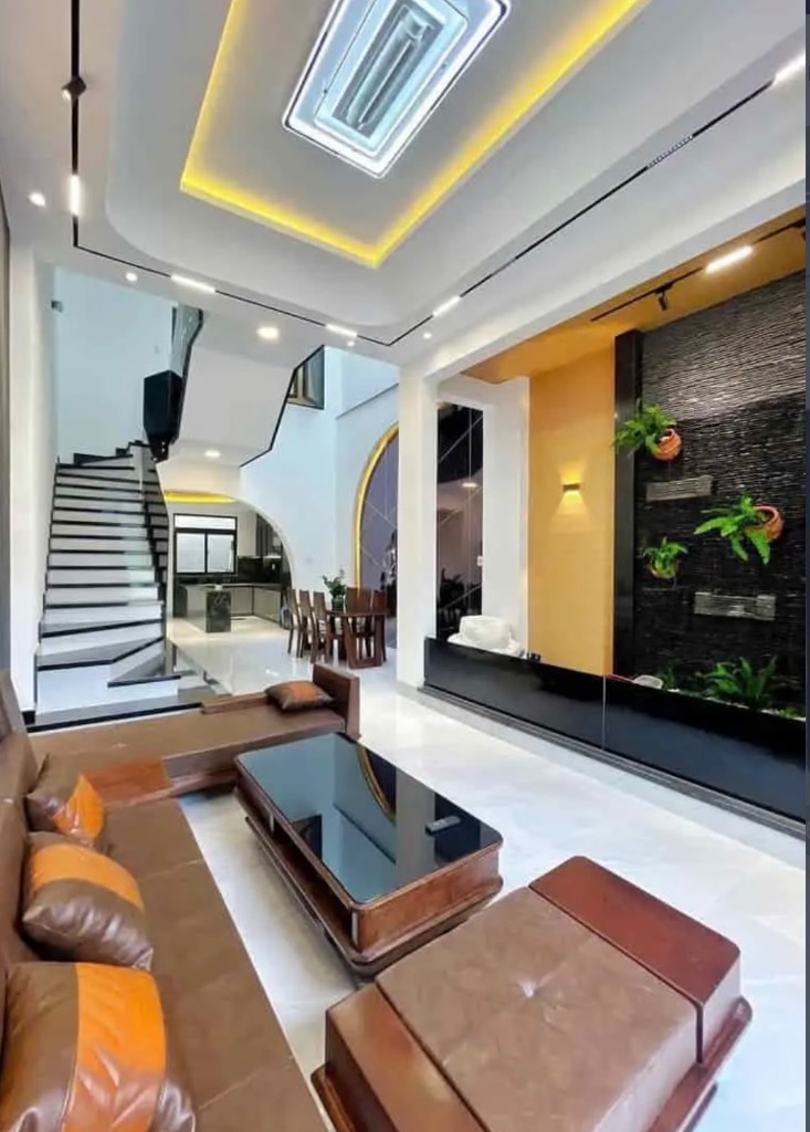Căn nhà mới xây trung tâm TP Tân An, giá 2 tỷ 350, diện tích 70m2