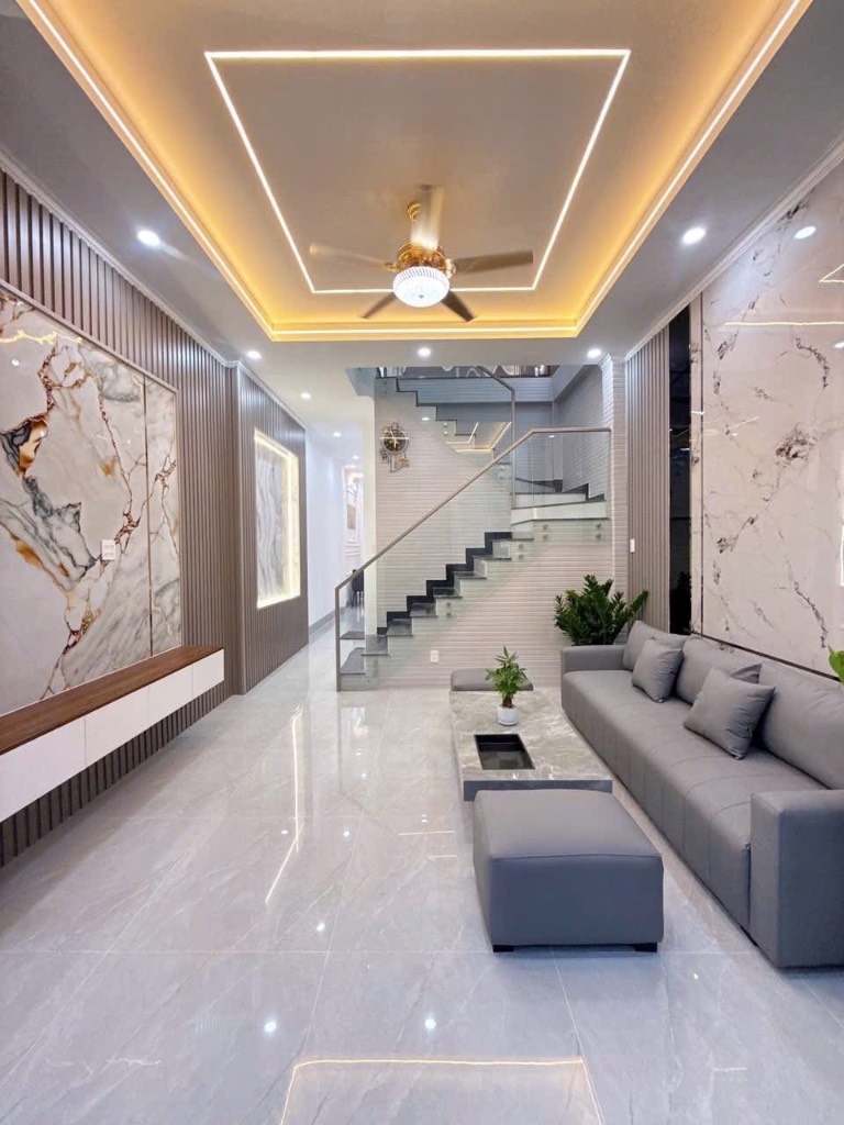 Cần bán nhà phố đẹp, mặt tiền Lê Hữu Nghĩa, trung tâm Tp. Tân An, Long An. giá 2 tỷ 1, 65m2 SHR
