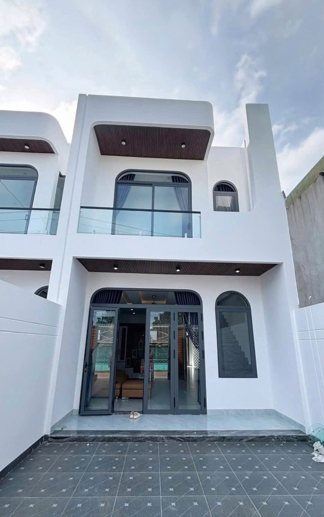 Bán nhà phố 1 trệt 1 lầu, phường 4, trung tâm Tp. Tân An, Long An, 72m2, giá chỉ 2 tỷ SHR