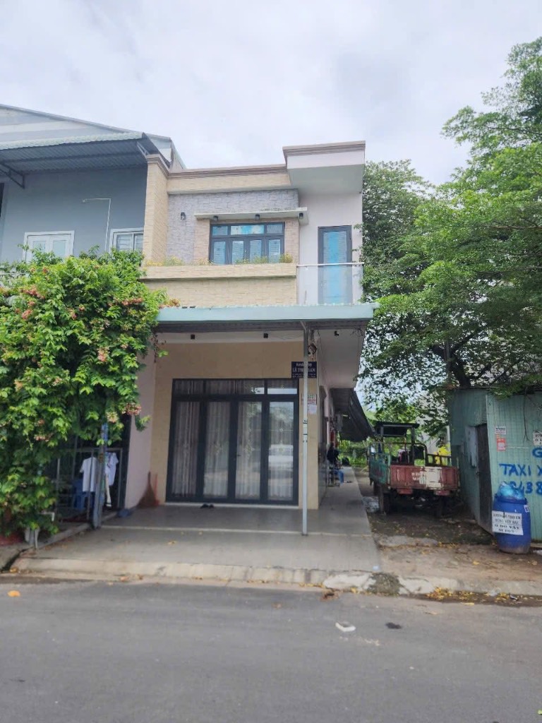 Bán dãy trọ Tân Uyên, gần KCN VSIP 2, gồm 1 kiot 4 phòng, 150m² ngang 5x30m, thu 8tr/tháng