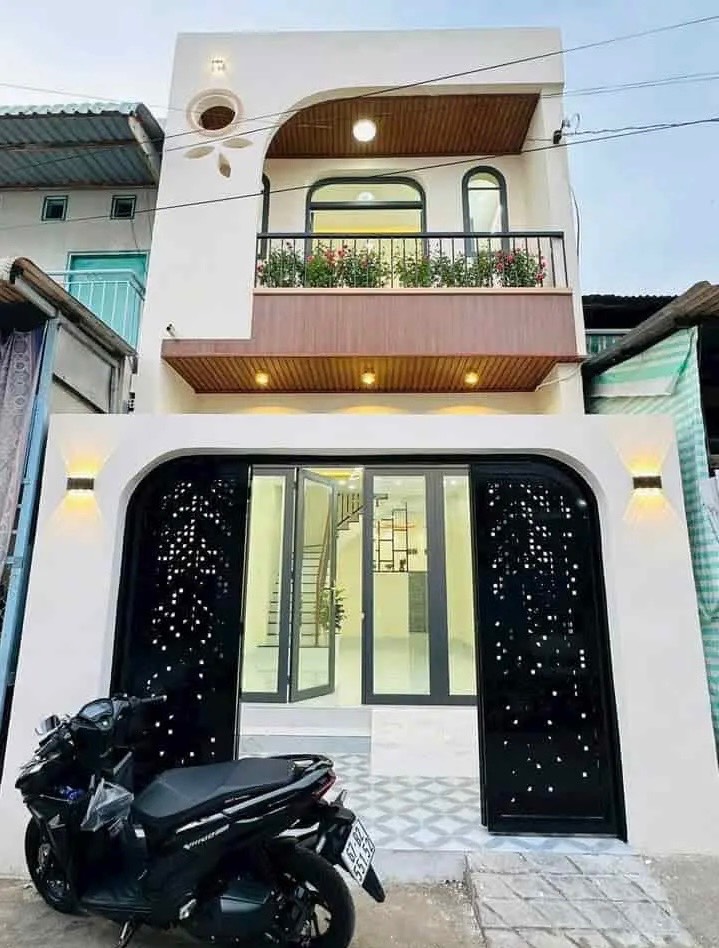 BÁN GẤP NHÀ ĐẸP NGAY KHU CÔNG NGHIỆP CẦU TRÀM – CẦN ĐƯỚC LONG AN – 102m² – GIÁ CHỈ 2 TỶ380 SHR