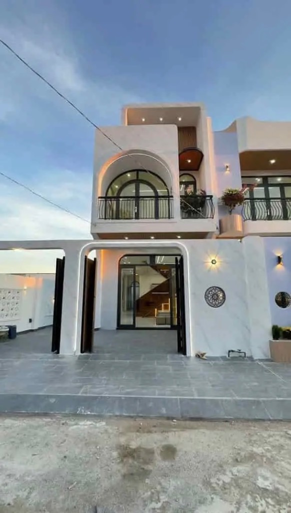 CHỦ CẦN BÁN GẤP NHÀ PHỐ GẦN CẦU TRÀM – LONG AN – 112.6m² – GIÁ CHỈ 2 TỶ450 SHR
