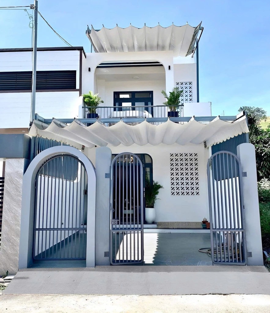 BÁN GẤP NHÀ 103M² – 2 TỶ 350 – GẦN CHỢ BÌNH CHÁNH – CHỦ CẦN TIỀN XOAY CÔNG VIỆC – SHR