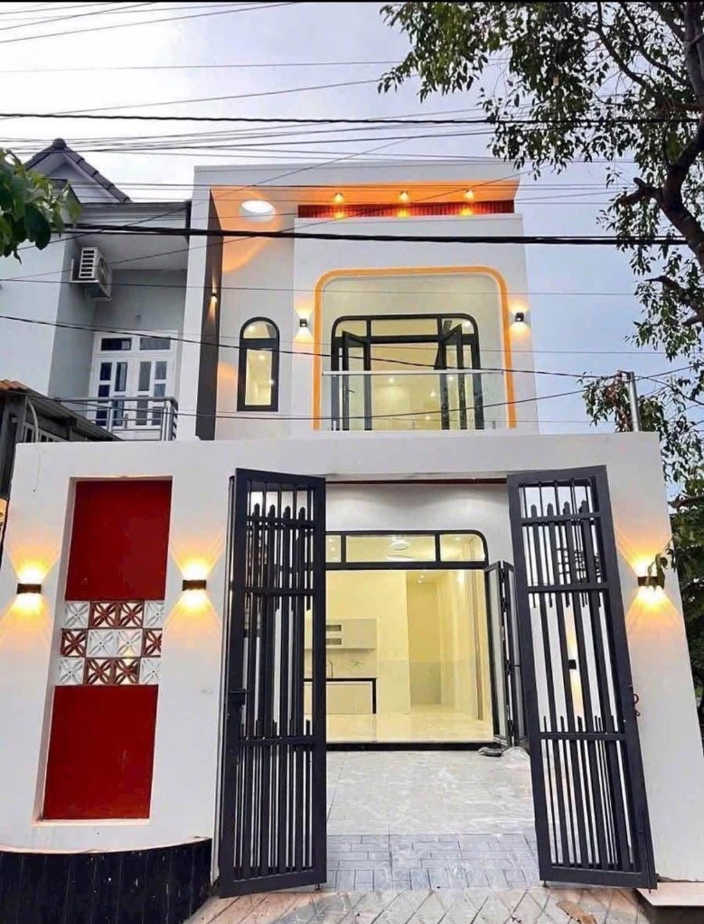 TIN NÓNG – NHÀ PHỐ 102M² – GIÁ 2 TỶ 340 – GẦN UBND XÃ RẠCH KIẾN – CHỦ CHUYỂN CÔNG TÁC – SHR