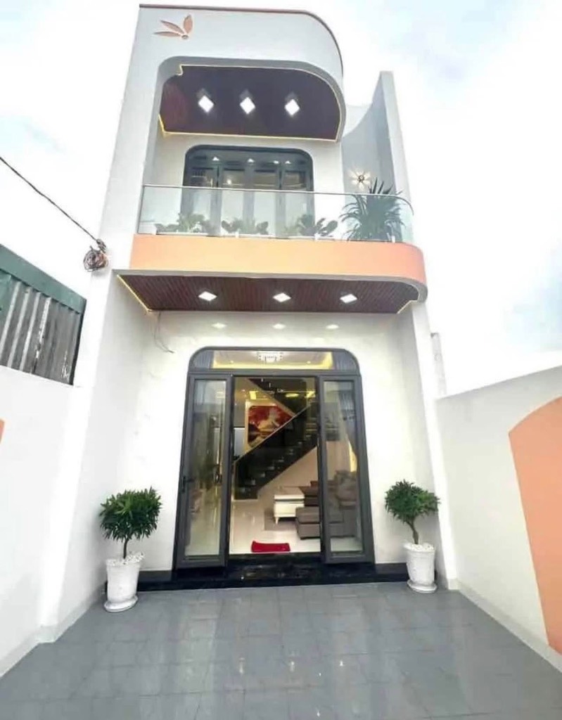 BÁN GẤP NHÀ 103M² – 2 TỶ 340 – GẦN CHỢ BÌNH CHÁNH – CHỦ KẸT TIỀN GẤP – SHR