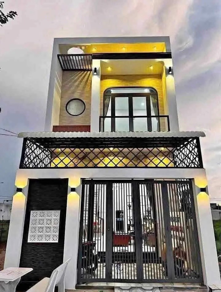 TIN NÓNG BÁN GẤP NHÀ PHỐ 3PN 3WC GẦN CẦU TRÀM – LONG AN – 102M² – GIÁ 2 TỶ 340 – SHR