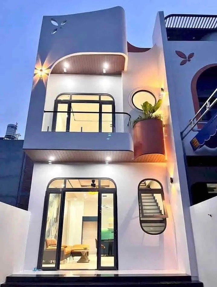 CHỦ CẦN TIỀN BÁN GẤP NHÀ PHỐ ĐẸP 3PN 3WC GẦN CHỢ BÌNH CHÁNH – LONG AN – 99.3M² – GIÁ 2 TỶ 345 – SHR