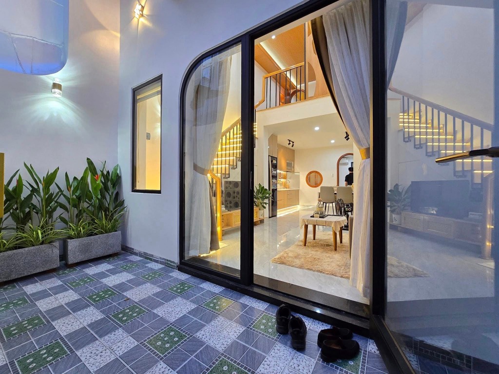 CHỦ BÁN GẤP NHÀ PHỐ NGAY UBND XÃ RẠCH KIẾN – 99m² – GIÁ 2 TỶ 340 – SHR