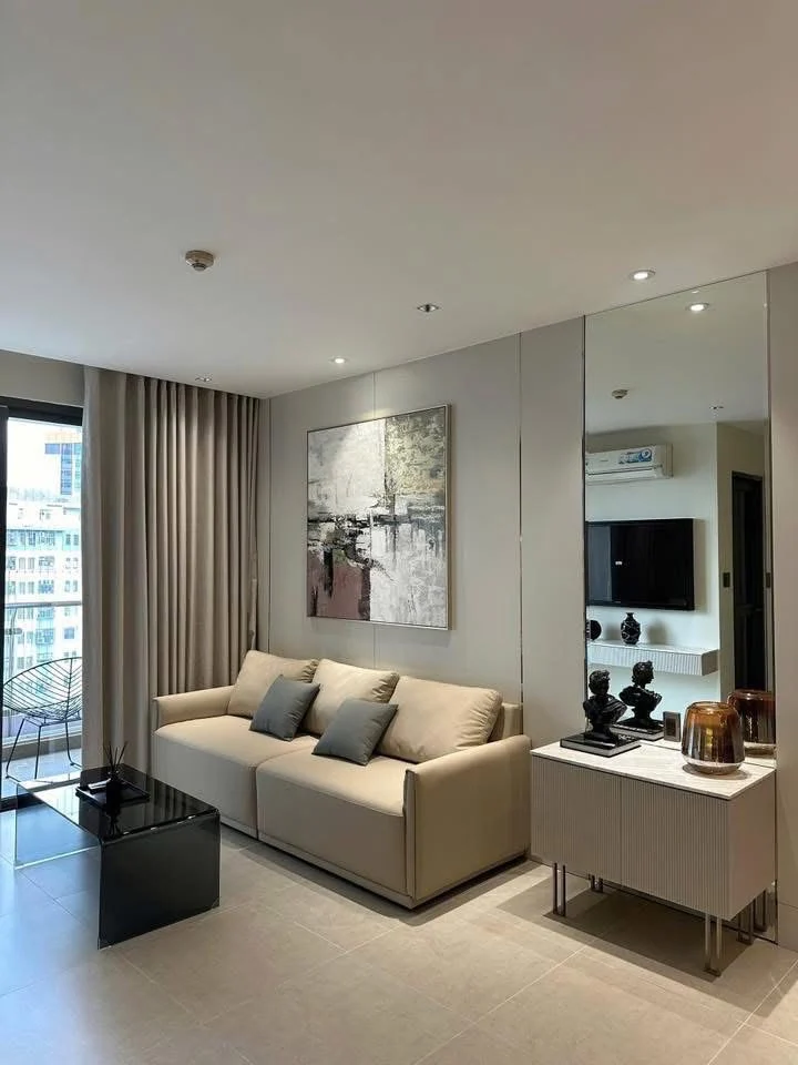 Bán Okevip hiện đang mở The Gold View, Quận 4, diện tích 81m2 nhà đẹp lầu cao