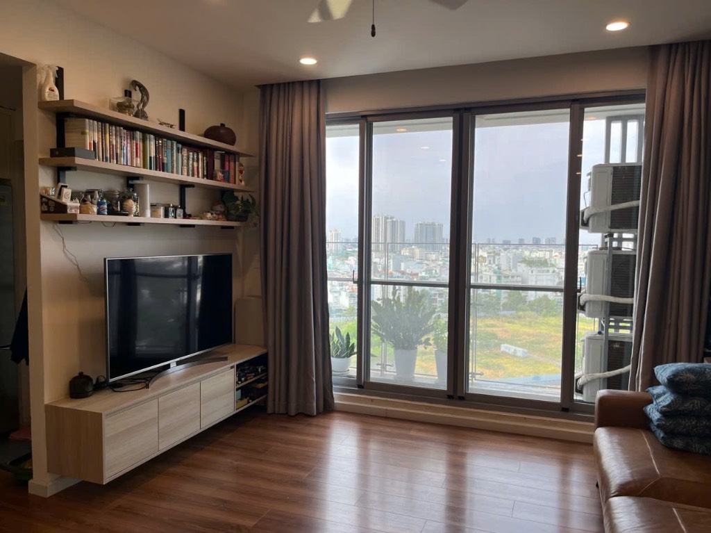 Bán Okevip hiện đang mở 90m2 Green Valley, Quận 7, có sổ, có ô xe