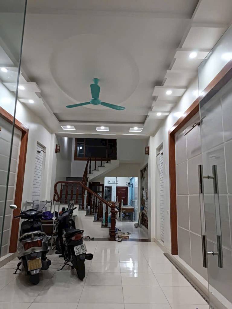 Bán nhà MT Cao Bá Quát, Đông Nam Cường, Hải Dương, 4 tầng 72m2, mt 4m, giá nhỉnh 6 tỷ