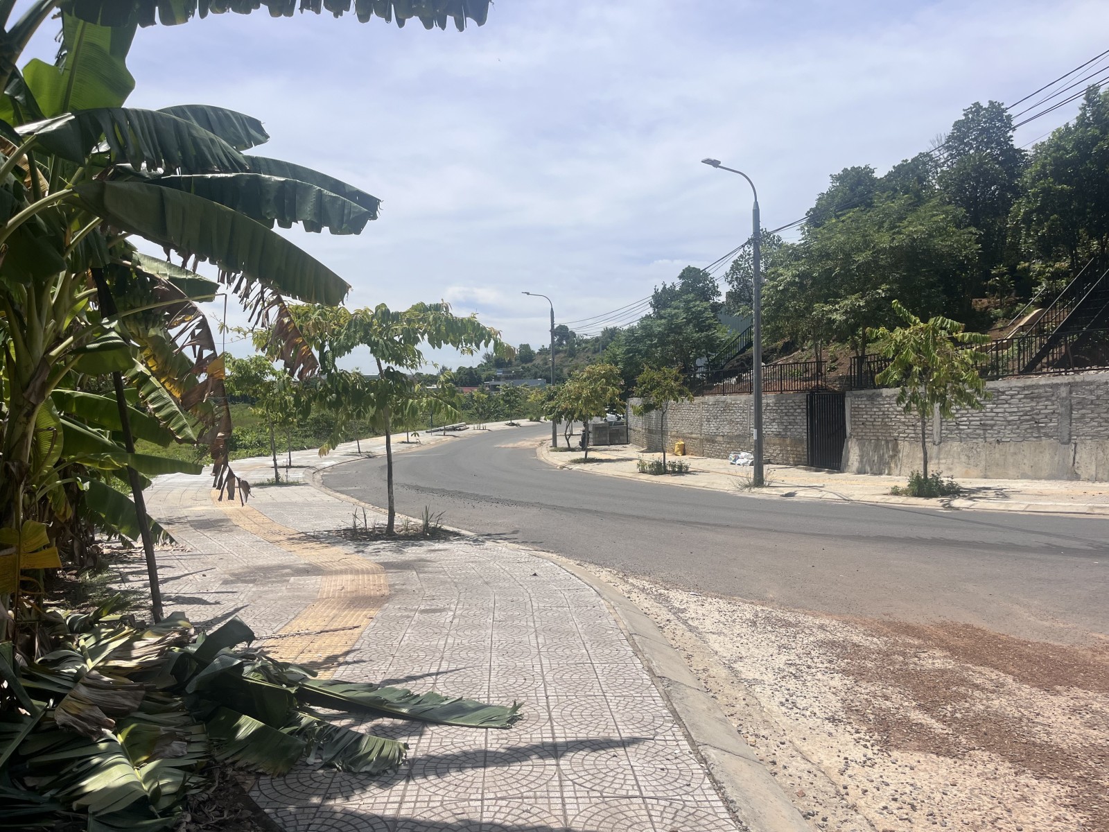 BÁN LÔ ĐẤT RỘNG TÔN ĐẢN, KIỆT Ô TÔ, GIÁ TỐT CHỈ 2,45 TỶ