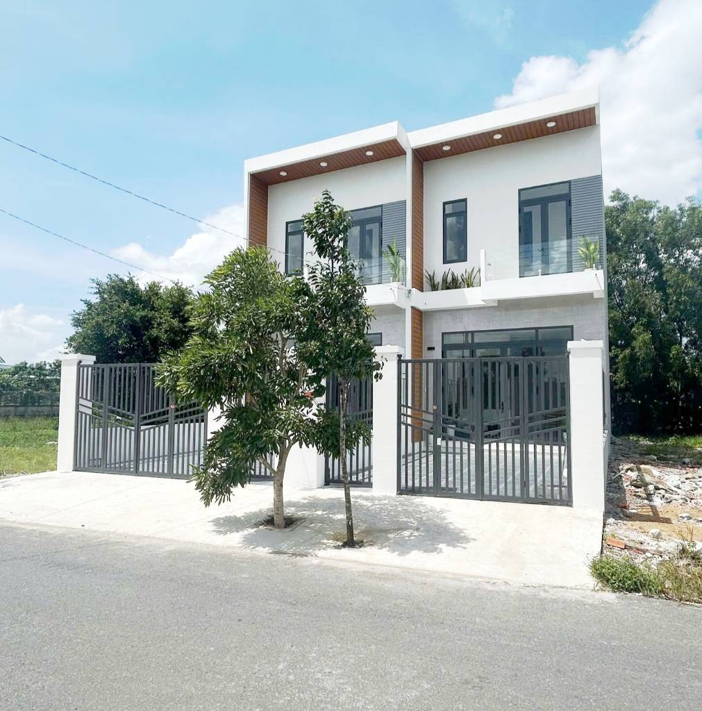 Bán nhà Cần Đước, mặt tiền Okvip có báo nhiều trang mới, 3pn, giá 1.5 tỷ