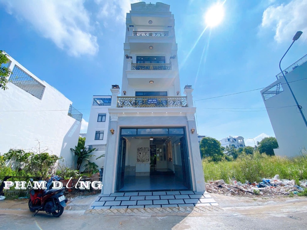 Bán nhà Huỳnh Tấn Phát, Nhà Bè, Okvip có báo nhiều trang cao cấp, có thang máy, đầy đủ nội thất vào ở ngay