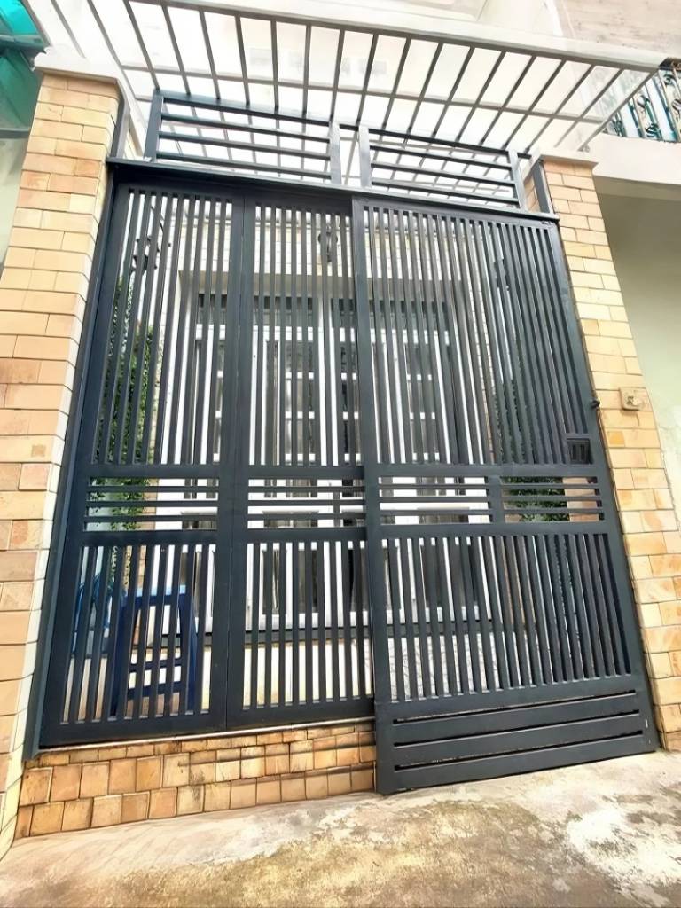 Bán nhà trung tâm Hoà Hưng, quận 10, 4 tầng btct, gần cmt8, giá chỉ hơn 6 tỷ