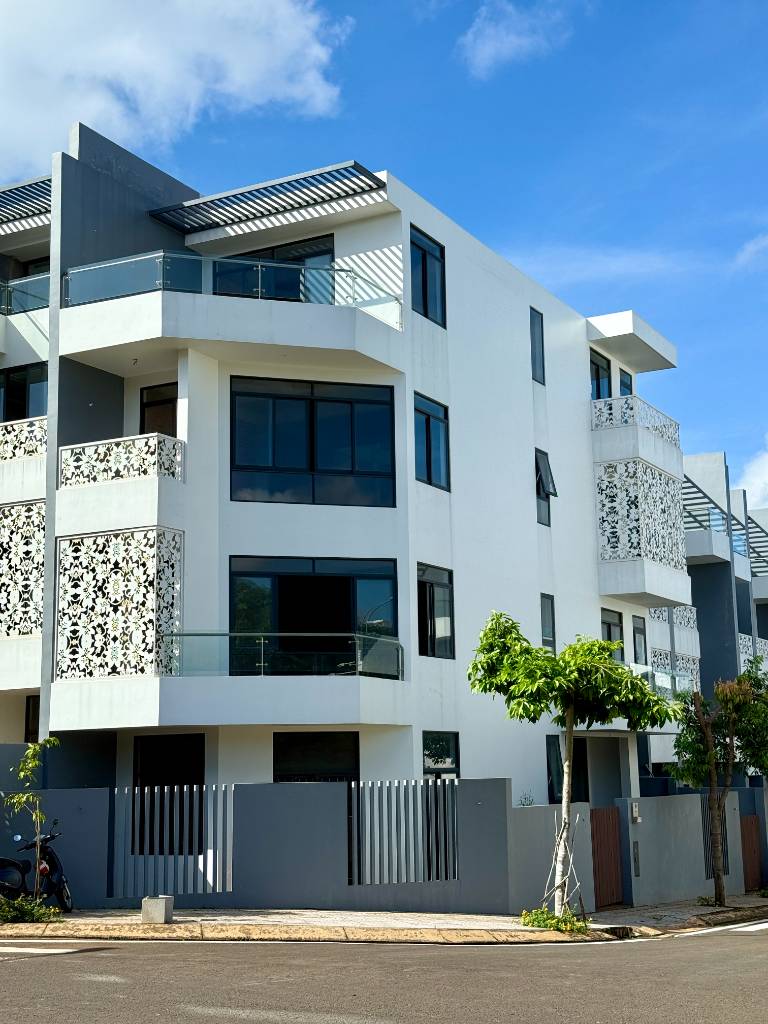 Bán căn góc KĐT Thành Phố Cà Phê, Buôn Ma Thuột, diện tích 157m², sổ sẵn công chứng ngay