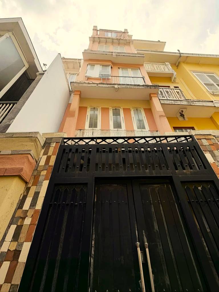 Bán nhà Nguyễn Thiện Thuật, Quận 3, 5 tầng, hxh, gần chợ Bàn Cờ, giá chỉ hơn 9 tỷ