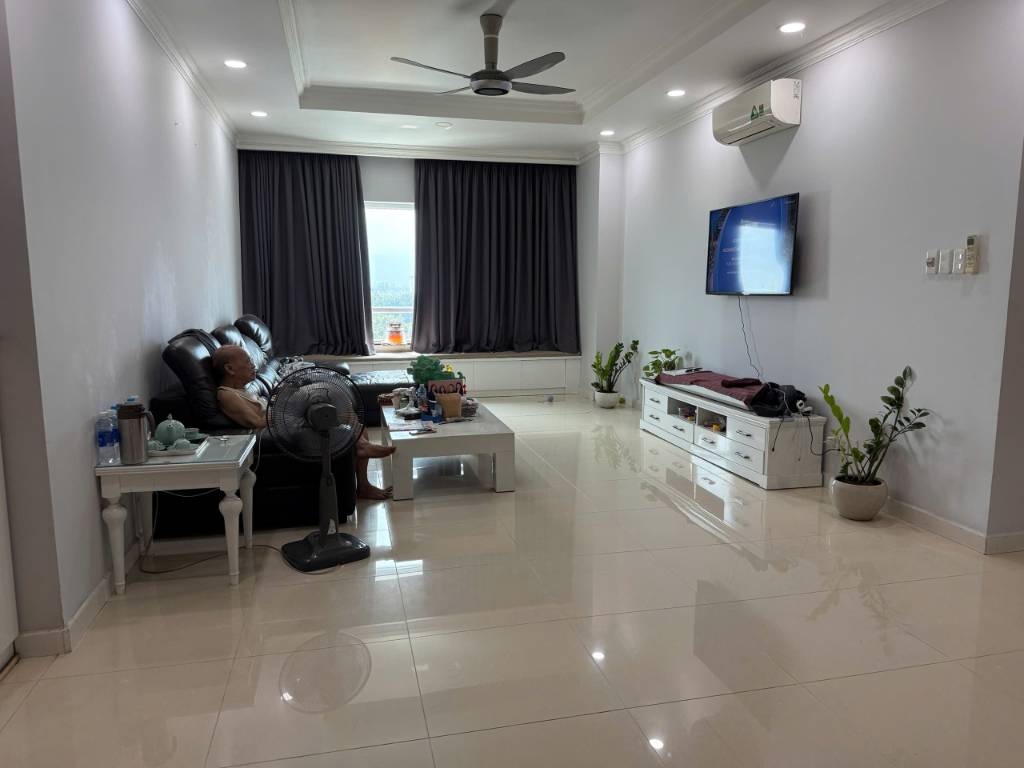 Bán căn hộ Hoàng Minh Giám, Phú Nhuận, 3Pn 2Wc, diện tích 127m2 chỉ 7.7 tỷ