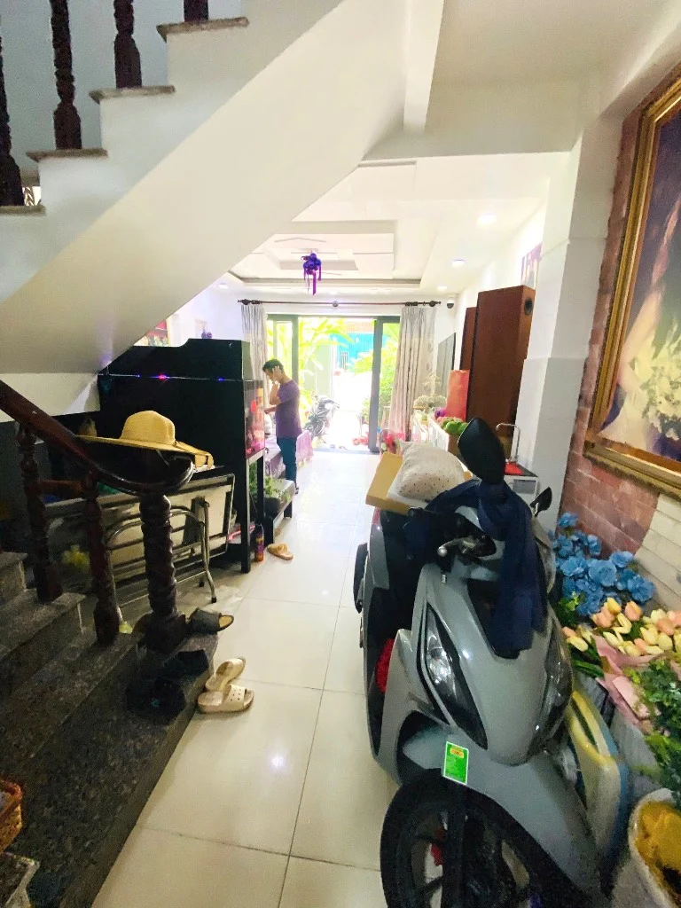 Bán nhà Quang Trung, Gò Vấp, ngay ngã 5 chuồng chó, 70m2 3 tầng hẻm oto, giá 7 tỷ