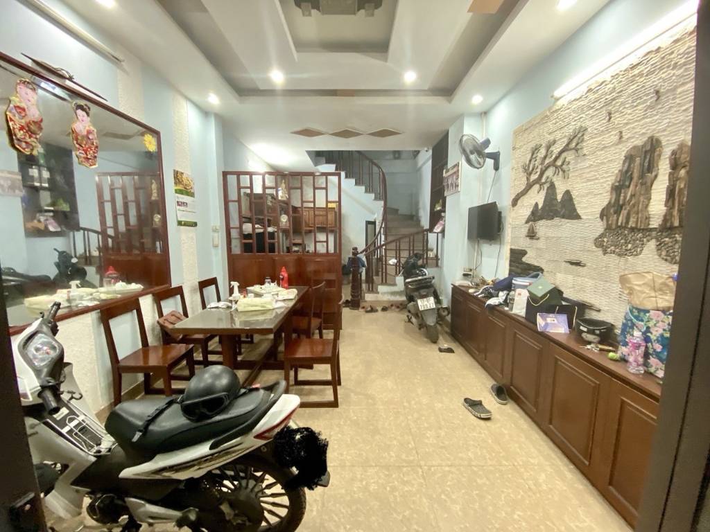 Bán nhà Vũ Tông Phan, Khương Đình, 15m ra ô tô, trước nhà 3m, gần phố, 2 thoáng, 37m2, 9.6 tỷ