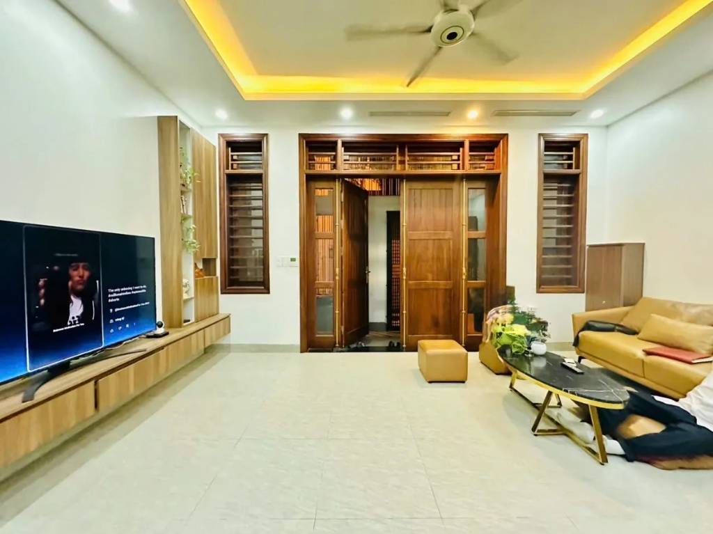 Bán nhà Cầu Giấy 59m2, mặt tiền 6m, 4 tầng, ô chờ thang máy, ngõ nông thoáng, giá 16,5 tỷ