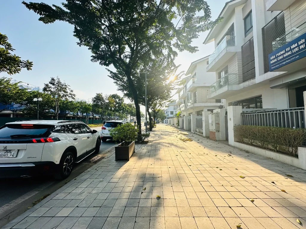 BÁN BIỆT THỰ AN VƯỢNG VILLA, 180M² THANG MÁY, FULL NỘI THẤT, VỊ TRÍ VÀNG GIỮA ĐÔ THỊ DƯƠNG NỘI
