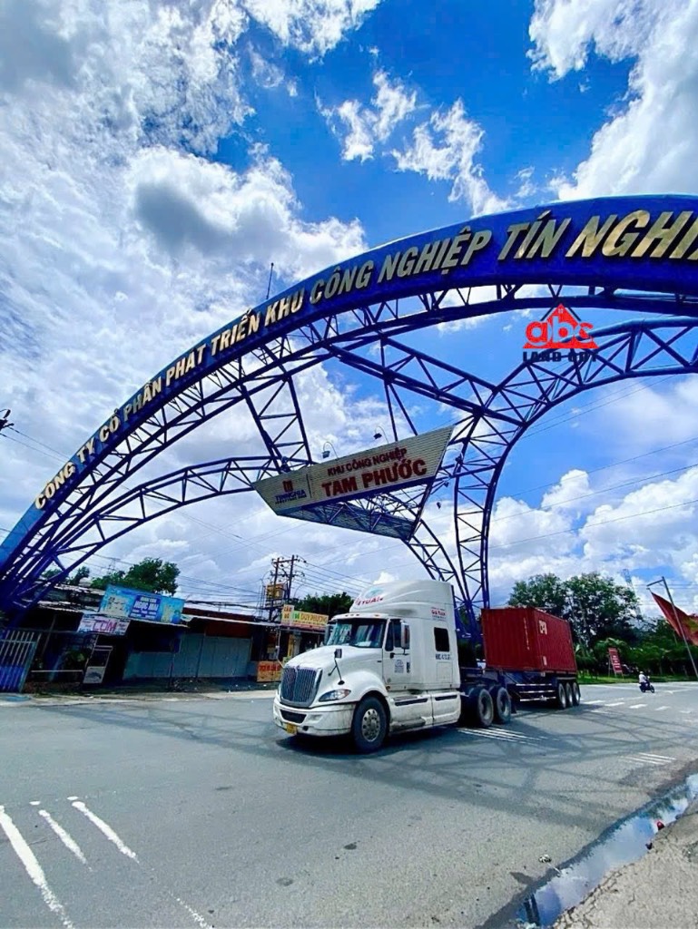 CHO THUÊ XƯỞNG KCN TAM PHƯỚC, QUỐC LỘ 51, DT 2500m2, GIÁ 290K/M2